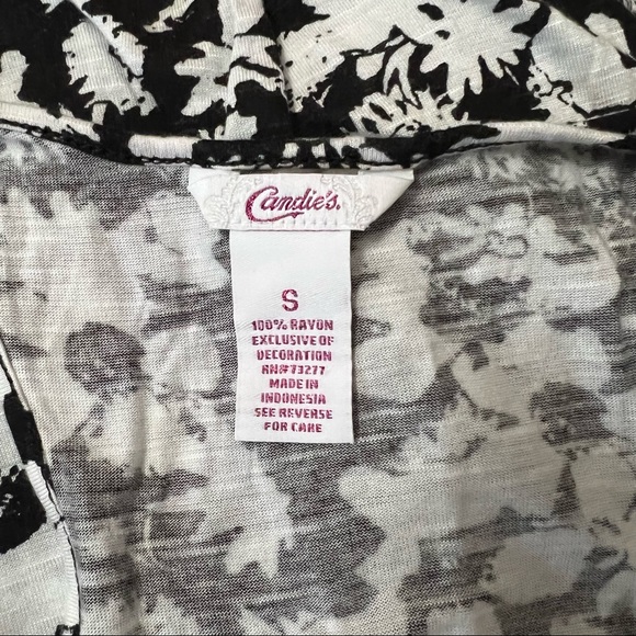 Candie’s Black and White Floral Tiered Ruffle Scoop Neck Tank Top - Picture 5 of 5
